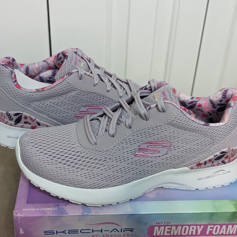 Skech- Air Dynamight Sneakers - Picture 4 of 12